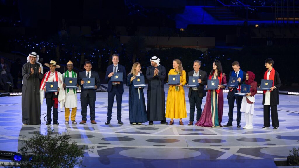 11 ganadores galardonados en la ceremonia de entrega del Premio Zayed a la Sostenibilidad celebrada